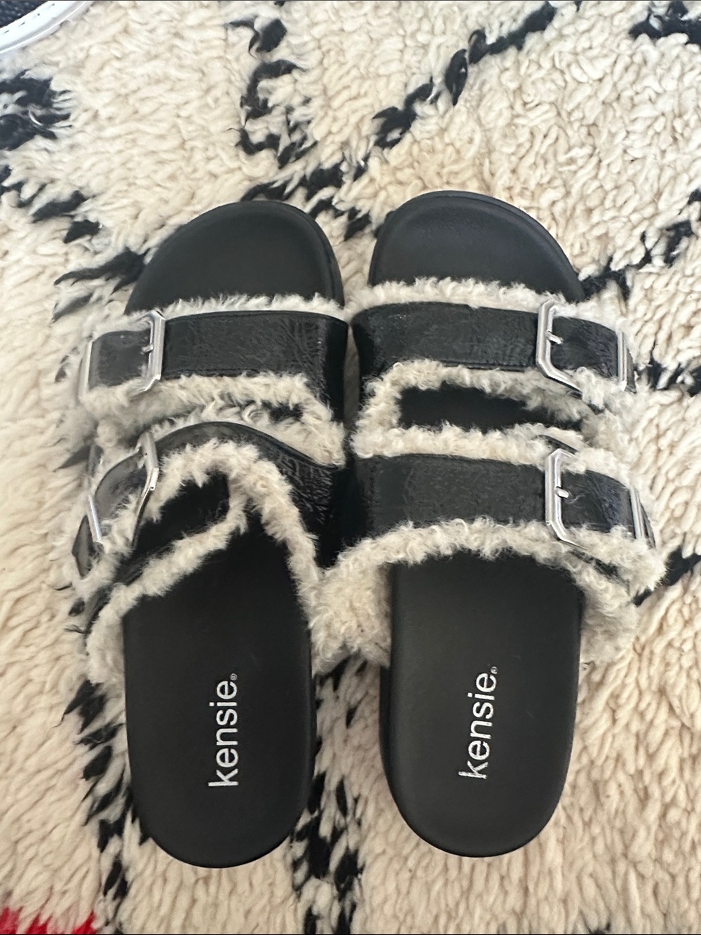 Kensie Black and Cream Fuzzy Buckle Slide Sandals